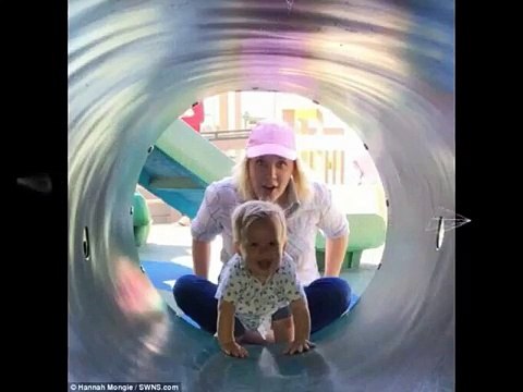 Momenti që të copëton shpirtin: Të dua shumë ndaj po të lë të shkosh…18-vjeçarja jep fëmijën për…