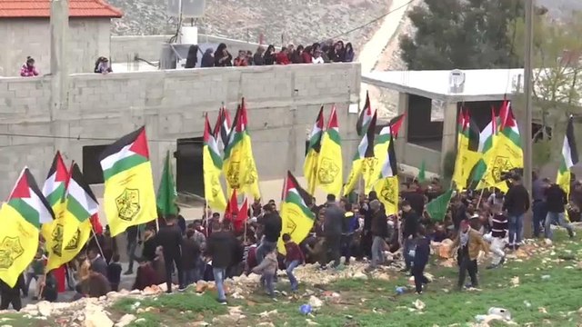 تشييع شابين فلسطينيين قتلا برصاص القوات الإسرائيلية في نابلس وغزة