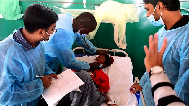 Dans les camps rohingyas, un combat contre la diphtérie