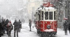 İstanbul'da Pazar Günü Beklenen Lapa Lapa Kar Yağışı Başka Tarihe Kaldı