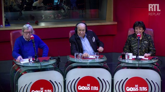 Roselyne Bachelot lèche les cartes de vœux