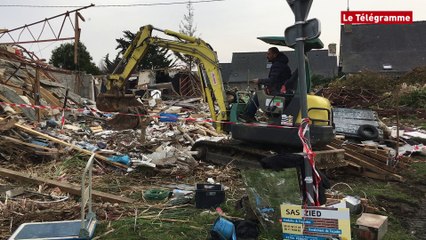 Lannion. Le Saloon en cours de démolition