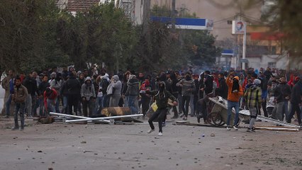 اعتقال 150 شخصا بينهم قادة في المعارضة التونسية