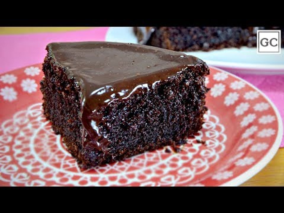 Bolo de chocolate cremoso | Receitas Guia da Cozinha