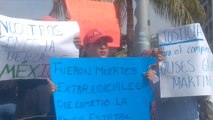 Cientos de mexicanos exigen liberación de policías comunitarios detenidos