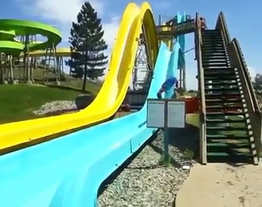 Compilation des chutes en toboggan aquatique Vidéo Dailymotion