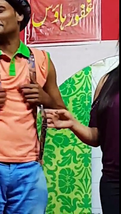PAKISTAN STAGE DRAMA GIRL GANDI BATEIN