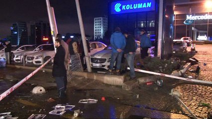 Alev alan otomobilde sıkışan sürücü hayatını kaybetti