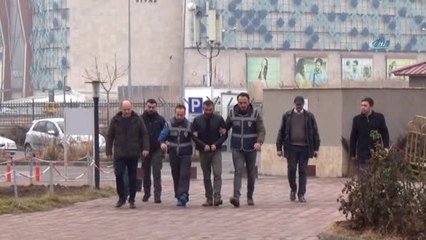 Emniyet'e Gidip "Ben Geldim Katilim" Diyen Cinayet Zanlısı Adliyede