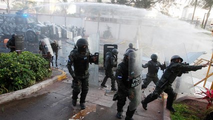 Hondurans protest against 'fraudulent' election