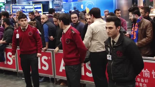 Arda Turan, Medipol Başakşehir İçin Yurda Geldi