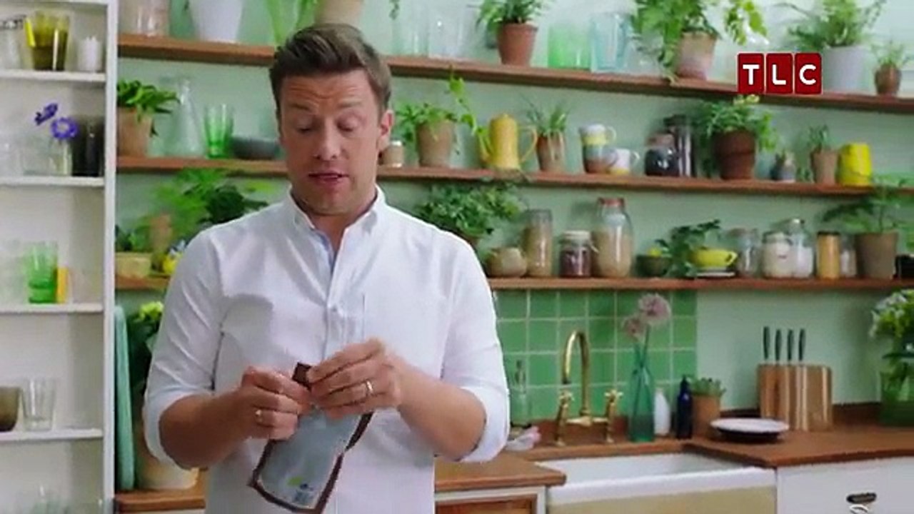 Miso Broth With Seaweed And Chicken | JAMIES SUPER FOOD