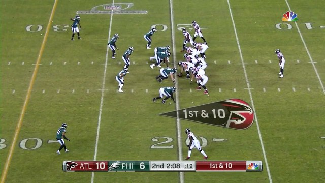 Atlanta Falcons running back Tevin Coleman gallops outside for 23 yards on toss play