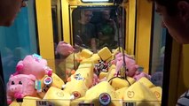 Winning EVERY Prize in an Entire Claw Machine / Skill Crane | Arcade Games