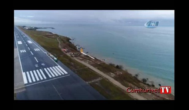 Trabzon'da pistten çıkan uçak günün ağarması ile birlikte havadan görüntülendi