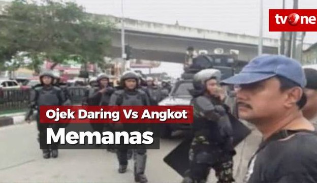 Senggolan di Jalan, Bentrokan Ojek Daring Vs Angkot Memanas
