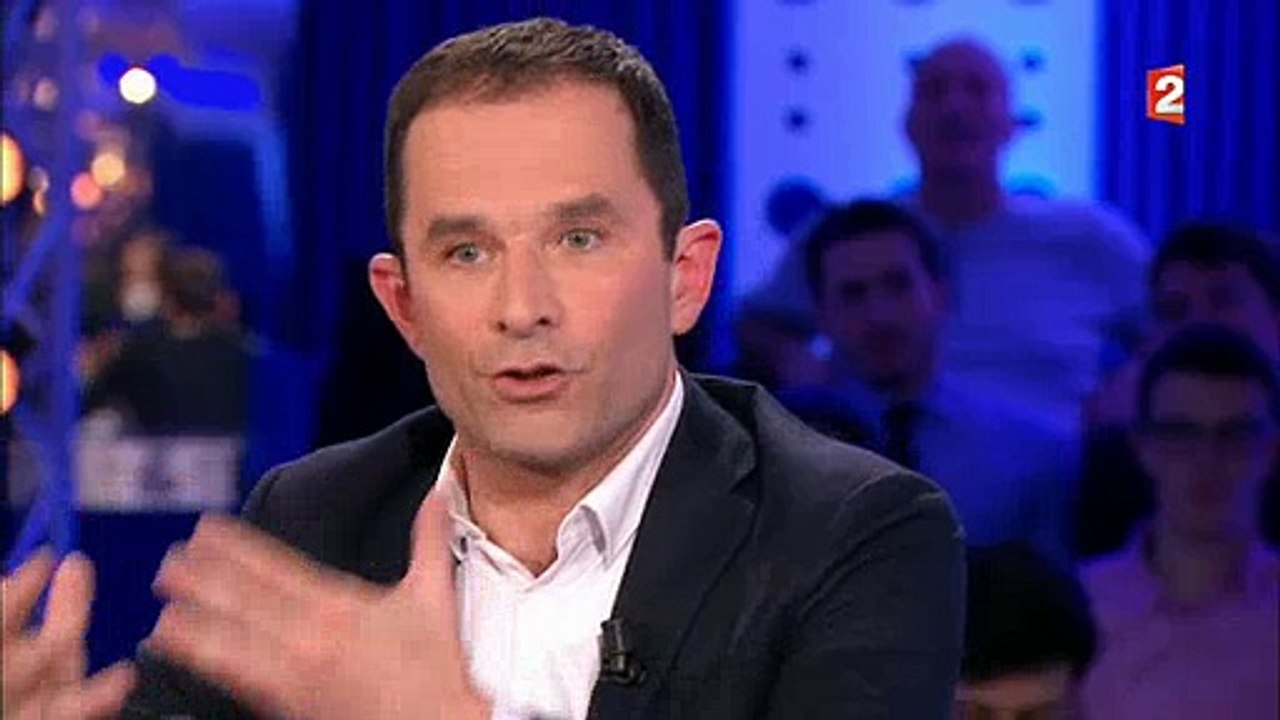 Benoit Hamon tacle Manuel Valls dans "On n'est pas couché" : "Il a les yeux fermés"  - Regardez