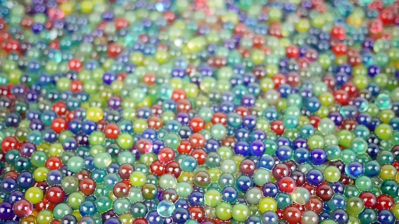 ORBEEZ CHALLENGE ! Surprises et Bonbons Cachés dans des Milliers DOrbeez :)