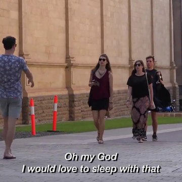 Caméra cachée bien énorme... Regarde-moi ce gros tas de m*rde !!!