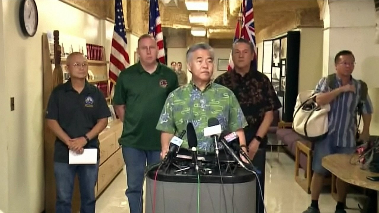 Hawaii governor apologises after missile false alarm