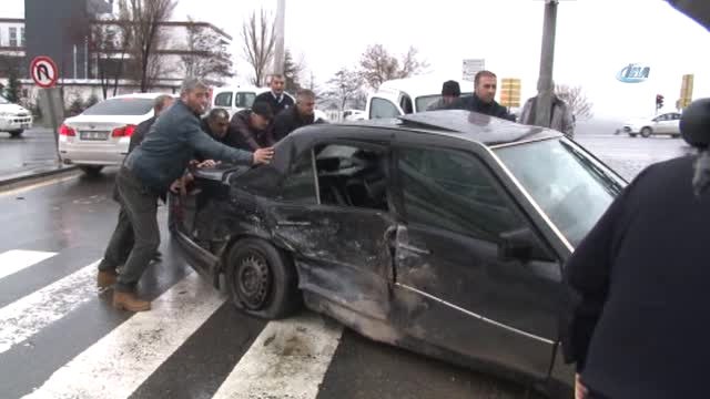Başkent'te Trafik Kazası: 2 Yaralı