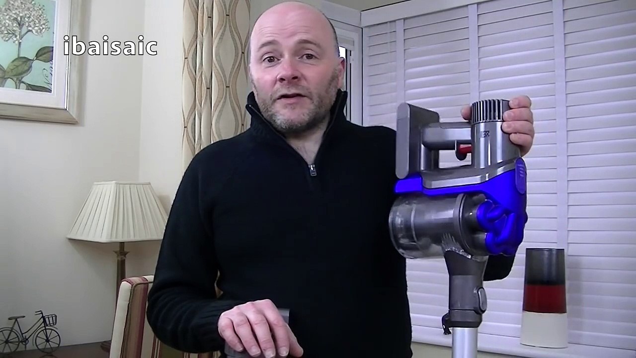 Dyson DC35 Vs Dyson V6 Cordless Vacuum Cleaner Pick Up Demonstrations