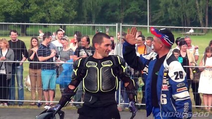 Must see_ 'Flying cars' stunt show in Vilnius (World record) loop