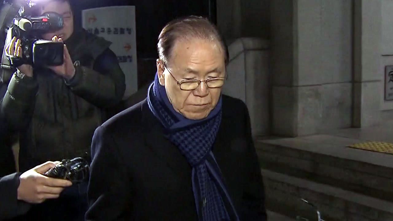 MB정부 특활비 수수 의혹, 김백준·김진모 구속영장 청구 / YTN
