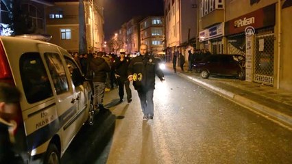 Lüleburgaz'da Otomobil Dükkana Girdi: 1 Yaralı