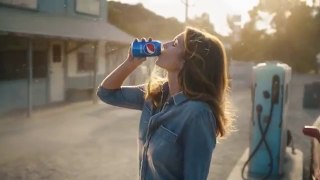 Pepsi 2018 Super Bowl Teaser - Cindy Crawford