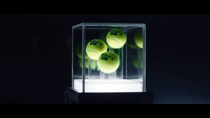 VÍDEO: Roger Federer contra el Mercedes Clase X, lucha de gigantes