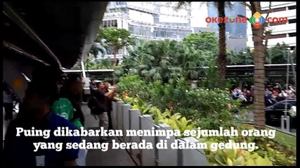 Atap Gedung BEI Roboh, Karyawan Panik Berhamburan