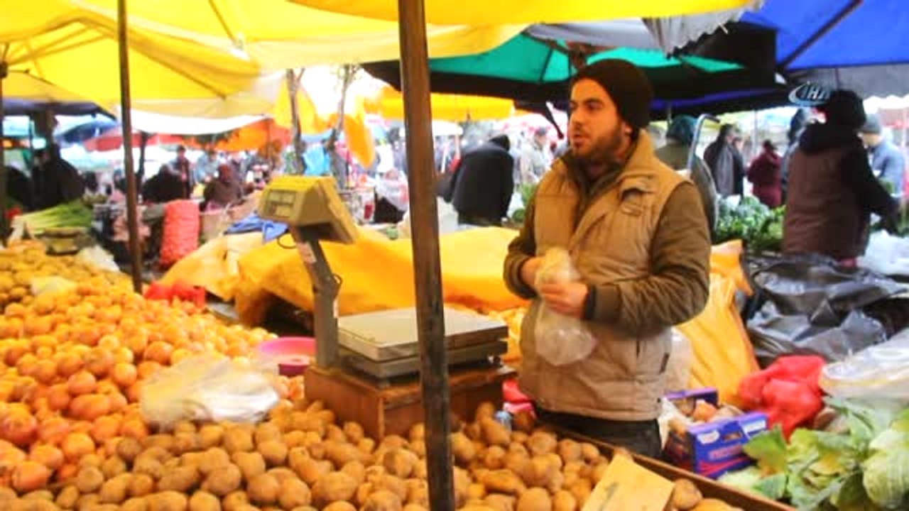 Kurtlar Vadisi Müziğiyle Patates Satan Iraklı Pazarcı