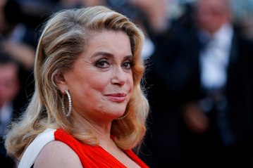Catherine Deneuve s'excuse après sa tribune signée sur le harcèlement sexuel