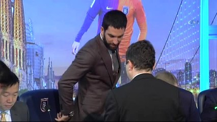 Arda Turan Resmen Başakşehir'de