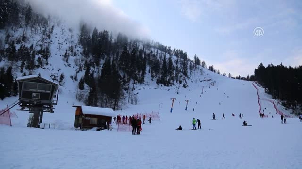 Atabarı Kayak Merkezi'nde Kayak Keyfi