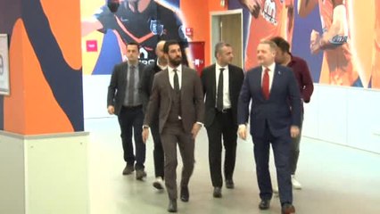 Arda Turan Resmen Başakşehir'de (Ek Görüntü)