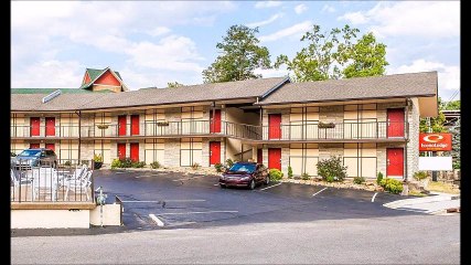 Econo Lodge Inn & Suites on the River Gatlinburg