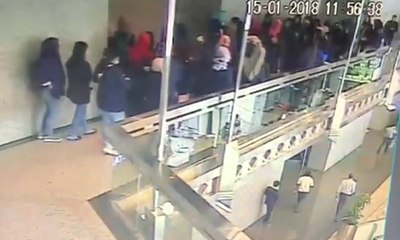 Rekaman CCTV Lantai Mezanin Gedung BEI Ambrol