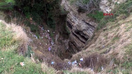 Kayıp kızın annesi denize atladı