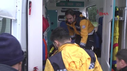 Kocaeli Otomobil Forklifte Çarptı 3 Yaralı