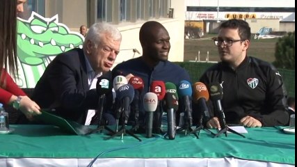 Moussa Sow, Bursaspor'a İmzayı Attı
