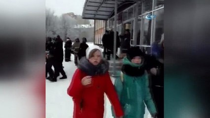 - Rusya’da Okulda Bıçaklı Kavga: 15 Yaralı