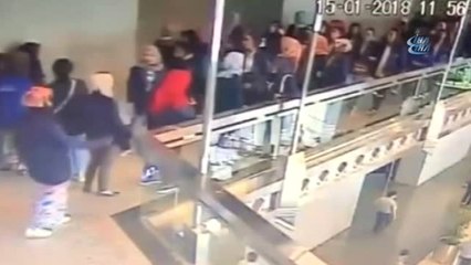 Endonezya'da Borsa Binasının Bir Katı Çöktü- 77 Kişi Yaralandı