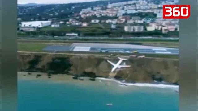 VIDEO/ Avioni del nga pista për shkak të ngricave, përfundon në greminë (360video)