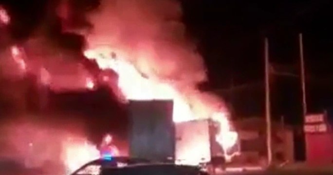 Manabí: choque múltiple provocó incendio y dejó cinco personas heridas