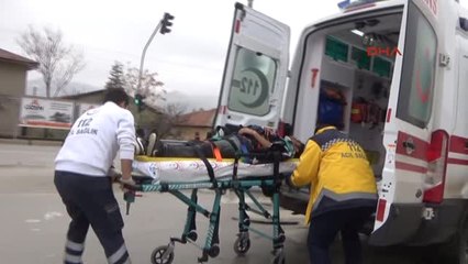 Karaman'da Otomobil ile Kamyonet Çarpıştı: 1 Ölü, 6 Yaralı