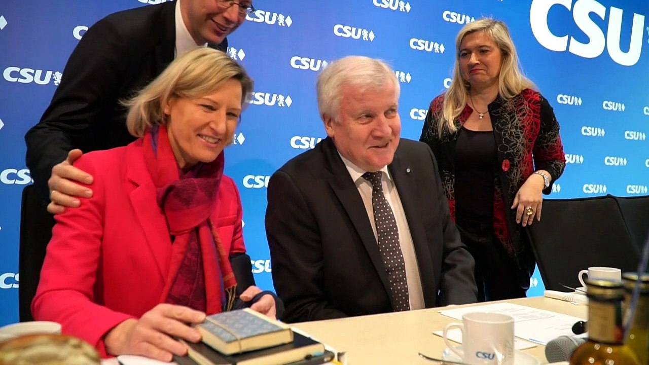 CSU-Vorstand für Groko-Verhandlungen