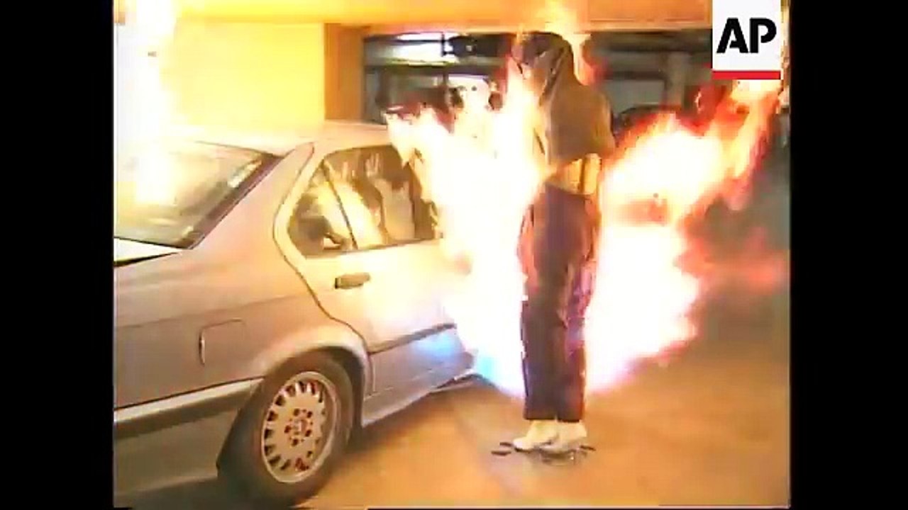 Un homme invente la voiture lance-flamme afin de lutter contre le carjacking.