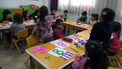 Şehitlerin fotoğrafları FETÖ’nün eski okullarında sergileniyor - BATMAN